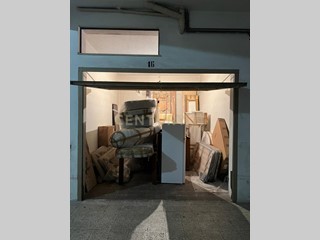 Box in Vendita a Sant'Agata li Battiati, 23'000€, 20 m², arredato, con Box