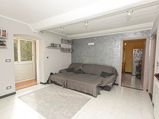 Appartamento in Vendita a Campomorone, 95'000€, 89 m²