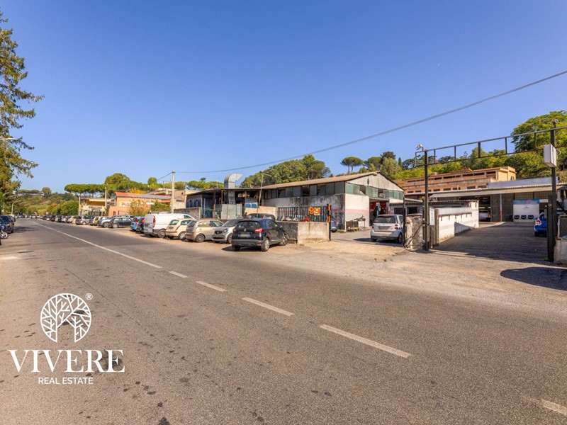 Immobile commerciale in Vendita a Roma, zona Portuense, 350'000€, 270 m²