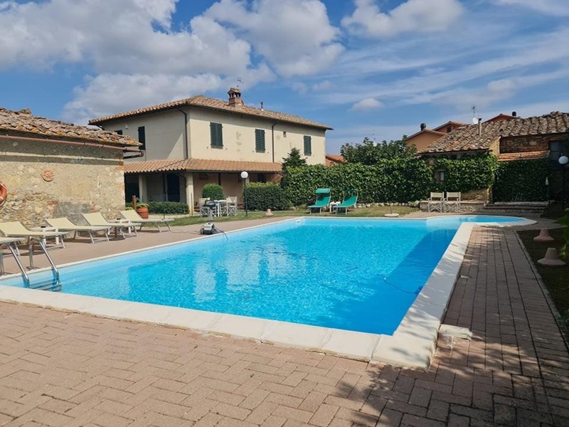 Villa in Vendita a San Gimignano, 650'000€, 210 m², con Box