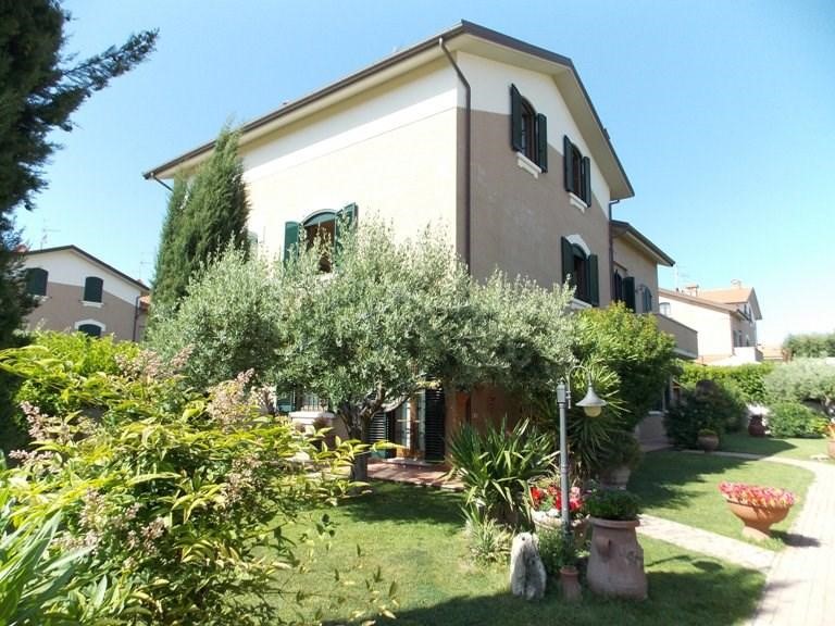 Villa bifamiliare in Vendita a Rosignano Marittimo, zona Rosignano Solvay, 600'000€, 320 m², con Box