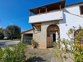 Casa Semi Indipendente in Vendita a Rosignano Marittimo, zona Rosignano Solvay, 105'000€, 60 m², con Box