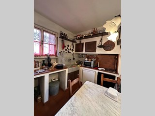 Villetta a schiera in Vendita a Massa, zona Marina di Massa, 350'000€, 120 m²