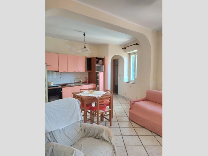 Casa Indipendente in Vendita a Messina, 55'000€, 140 m², arredato