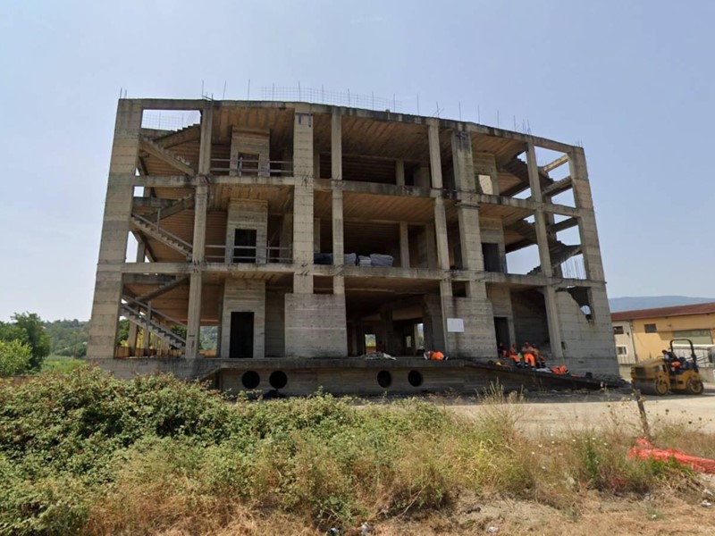 Capannone in Vendita a Montepaone, 6600 m²