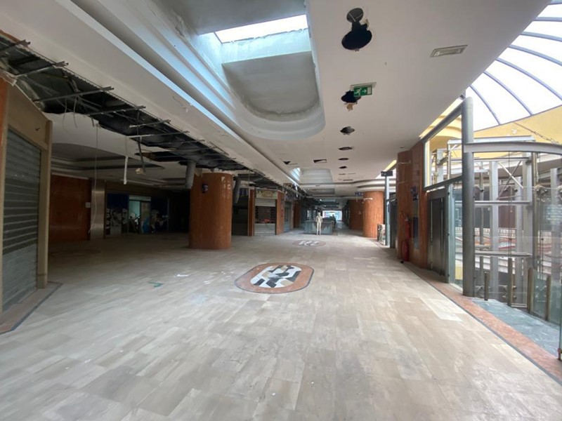 Immobile commerciale in Vendita a Casalnuovo di Napoli, 150'000€, 110 m²