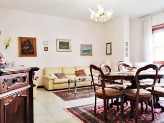 Quadrilocale in Vendita a Viterbo, zona Cappuccini, 159'000€, 130 m²