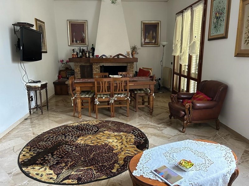 Villa in Vendita a Fucecchio, 420'000€, 260 m²