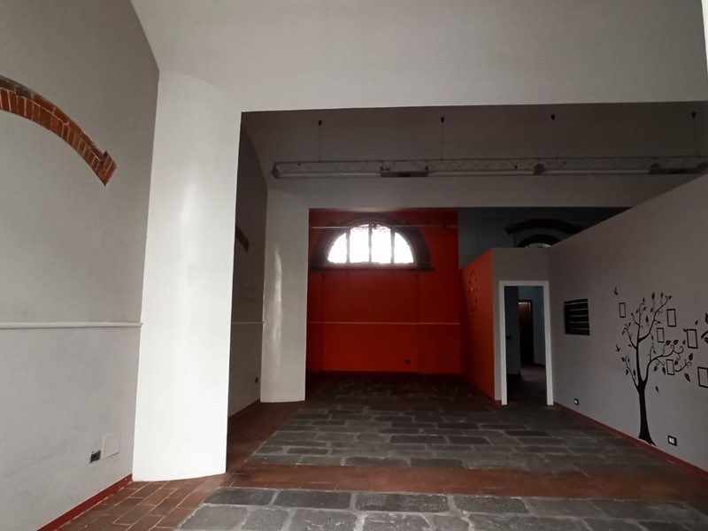 Laboratorio in Vendita a Lucca, zona Arancio, 155'000€, 130 m²