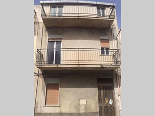 Casa Indipendente in Vendita a Patti, 20'000€, 150 m²