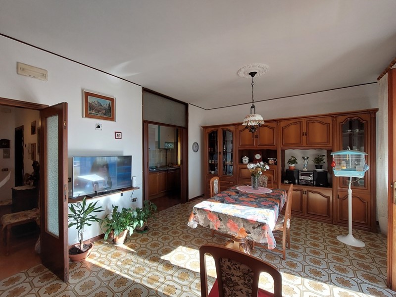 Quadrilocale in Vendita a Rovigo, 50'000€, 85 m², arredato, con Box