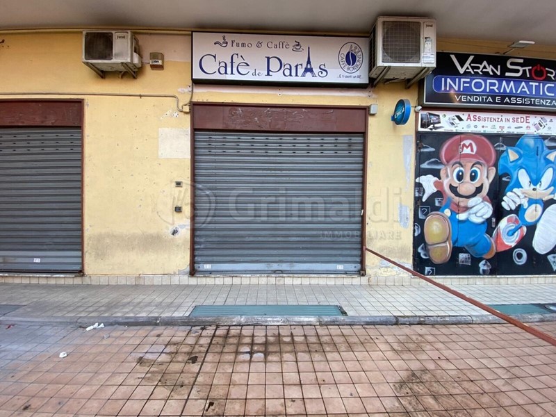 Immobile commerciale in Affitto a Giugliano in Campania, 450&euro;, 45 m²
