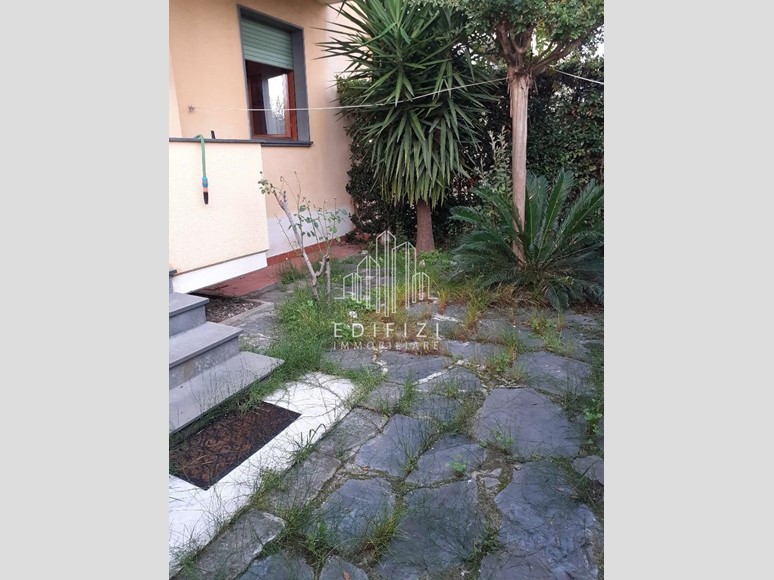 Quadrilocale in Vendita a Massa, zona Marina di Massa, 260'000€, 70 m², arredato