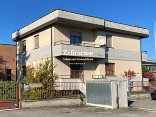 Ufficio in Affitto a Anzola dell'Emilia, 900€, 130 m²