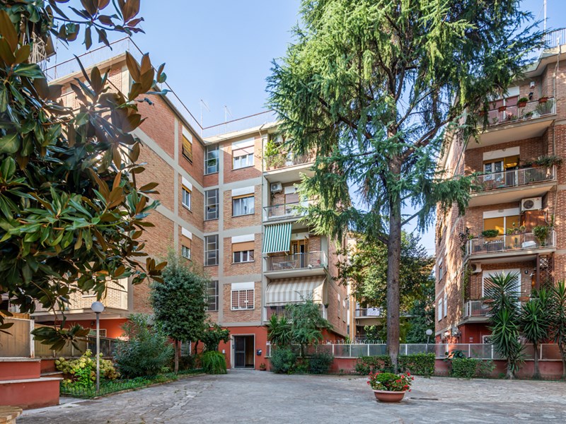 Trilocale in Vendita a Roma, zona Monteverde , 320'000€, 89 m²