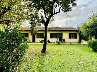 Casa Indipendente in Vendita a Pietrasanta, zona Marina di Pietrasanta, 580'000€, 150 m²