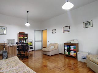 Trilocale in Vendita a Santa Croce sull'Arno, 70'000€, 72 m²