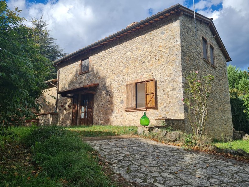 Casale in Vendita a Monteriggioni, zona Badesse, 780'000€, 200 m², arredato, con Box