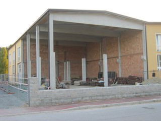 Capannone in Vendita a Crespina Lorenzana, zona Laura, 95'000€, 500 m²