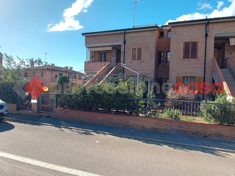Appartamento in Affitto a Castelnuovo Berardenga, 1'200€, 81 m²