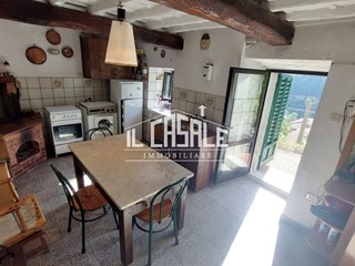 Rustico in Vendita a Londa, zona Londa, 70'000€, 70 m²