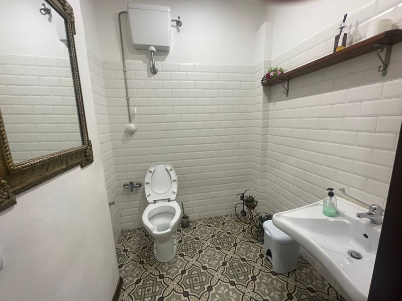 Attività commerciale in Vendita a La Spezia, zona EST, 139'000€, 130 m²