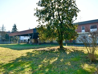 Capannone in Vendita a San Pietro in Casale, 550'000€, 2195 m², con Box