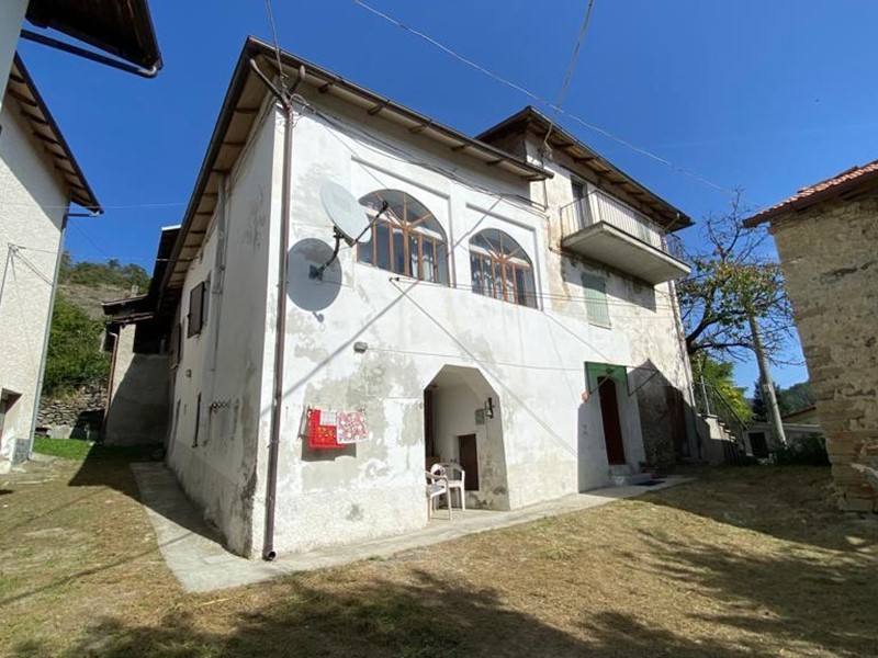 Casa Semi Indipendente in Vendita a Pareto, 45'000€, 101 m²