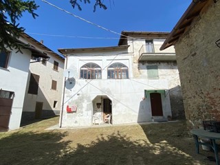 Casa Semi Indipendente in Vendita a Pareto, 45'000€, 101 m²