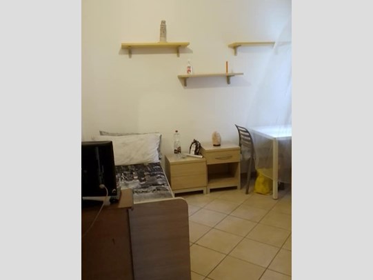 Stanza in Affitto a Pontedera, zona Centro, 300€, 14 m², arredato