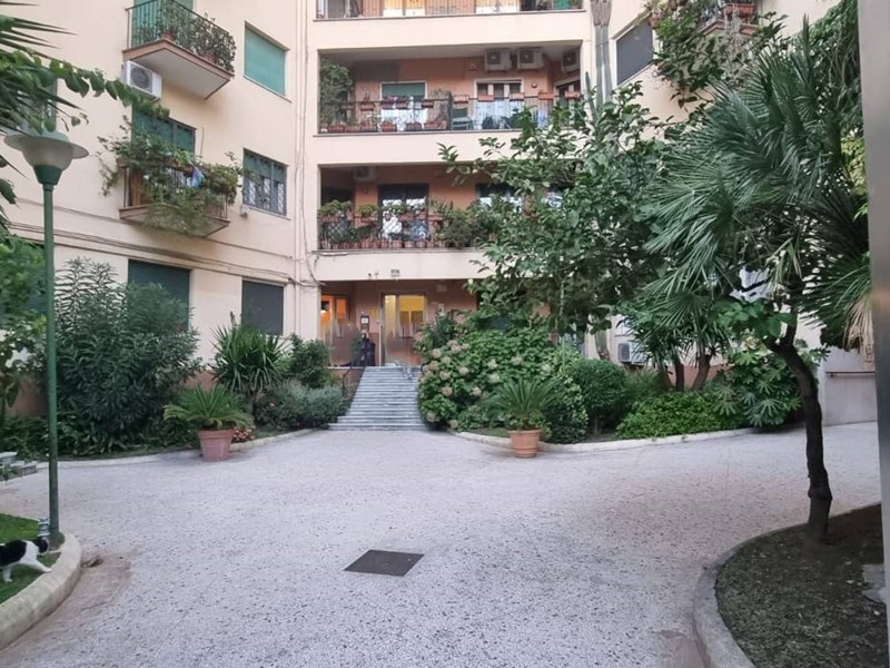 Appartamento in Vendita a Napoli, zona Vomero, 590'000€, 160 m²
