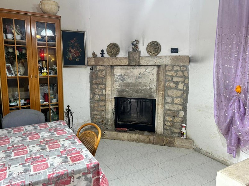 Casa Indipendente in Vendita a Sermoneta, 140'000€, 110 m²