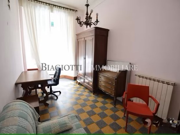Appartamento in Vendita a Livorno, zona mameli, 196'000€, 170 m²