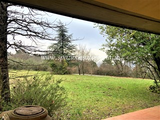 Casa Indipendente in Vendita a Vaiano, 700'000€, 450 m², con Box