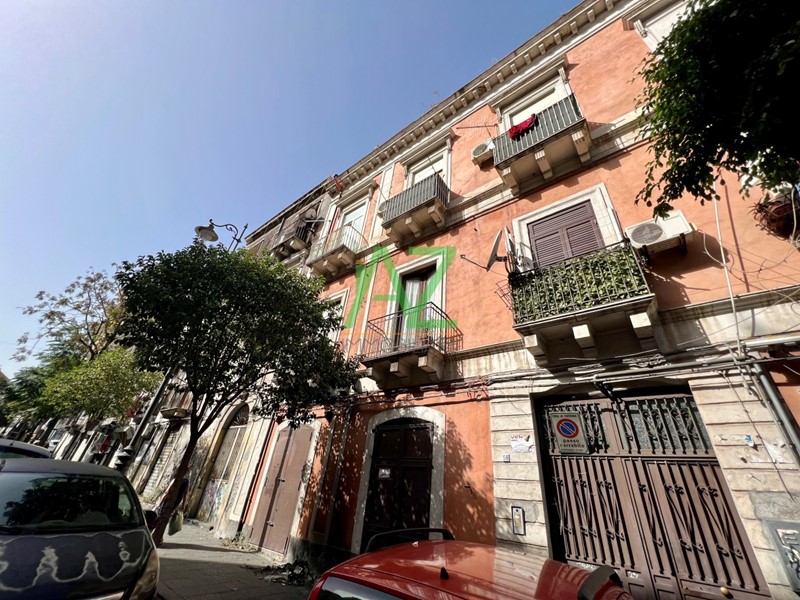 Trilocale in Vendita a Catania, zona Plebiscito, 75'000€, 85 m²