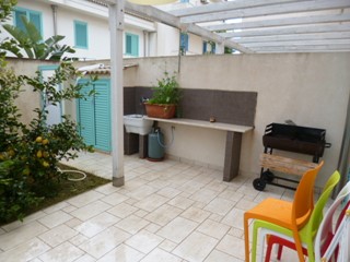 Casa Indipendente in Affitto a Santa Croce Camerina, 750€, 70 m², arredato