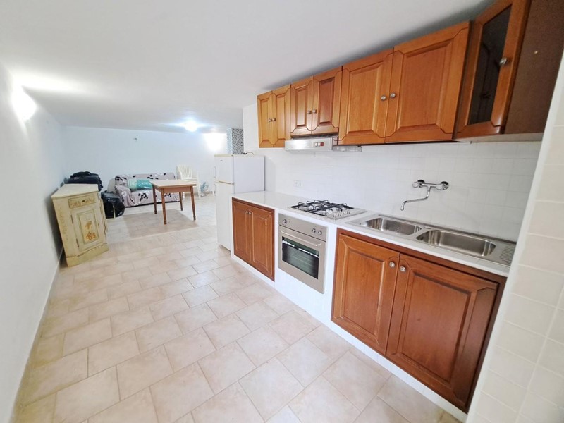 Magazzino in Vendita a Rosignano Marittimo, zona Rosignano Solvay, 44'000€, 40 m²