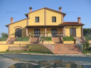 Villa in Vendita a Montopoli in Val d'Arno, 400'000€, 200 m², arredato, con Box