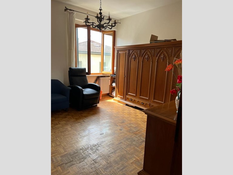 Appartamento in Vendita a Empoli, 240'000€, 115 m², con Box