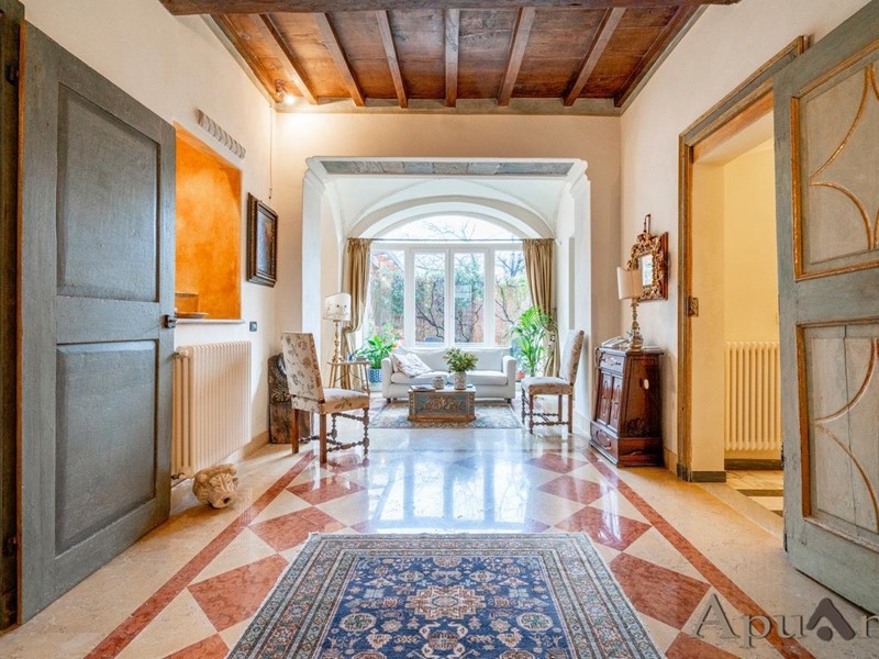 Appartamento in Vendita a Massa, 460'000€, 220 m², arredato