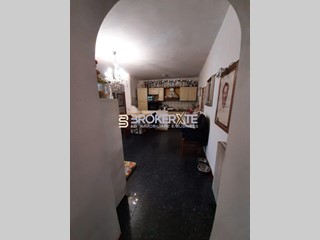 Trilocale in Vendita a Massa, 145'000&euro;, 70 m², arredato