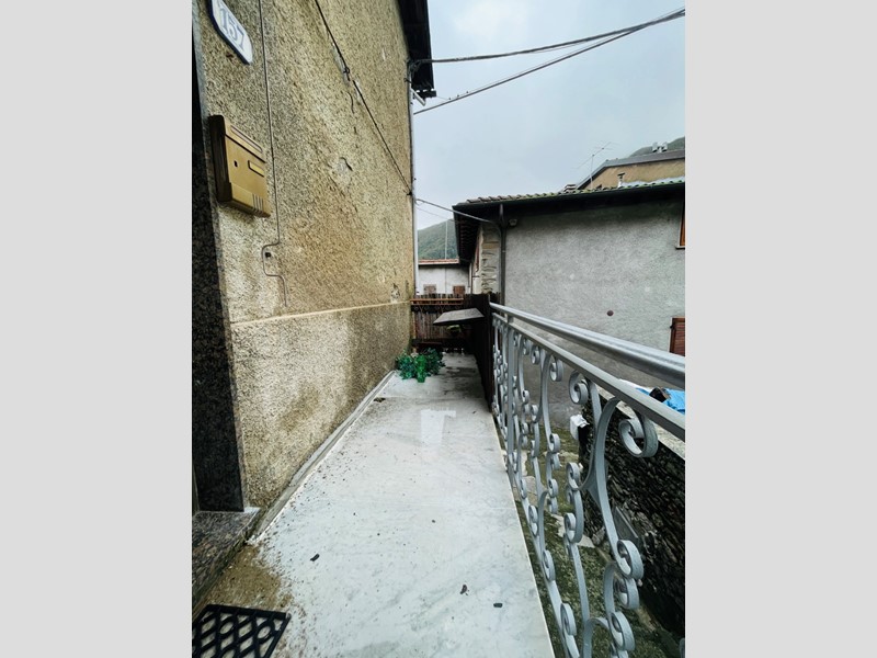 Casa Semi Indipendente in Vendita a Stazzema, zona Farnocchia, 55'000€, 80 m²