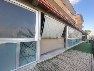 Immobile commerciale in Affitto a Mugnano di Napoli, 120 m²