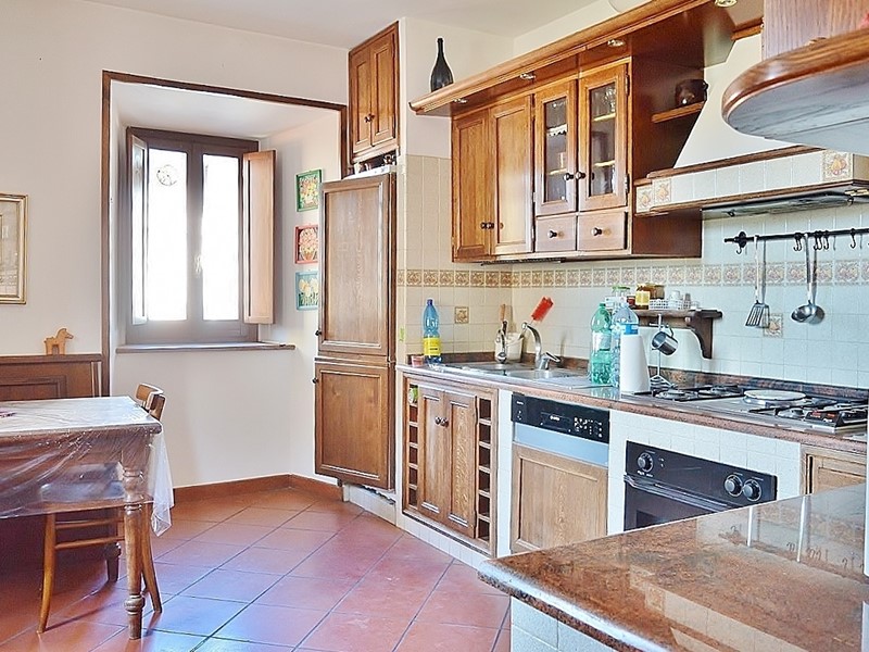 Appartamento in Vendita a Poggio Moiano, 165'000&euro;, 150 m²