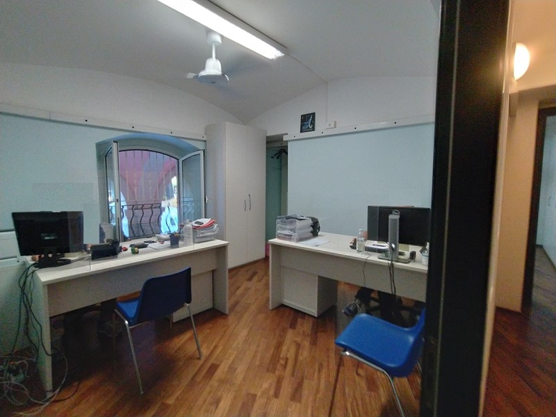 Ufficio in Vendita a Savona, zona Centro cittÃ, 160'000€, 90 m²