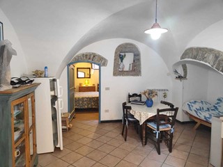 Bilocale in Vendita a Imperia, zona Poggi, 64'000€, 49 m²