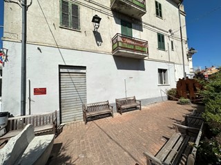 Immobile commerciale in Affitto a Ortona, zona Villa Caldari, 400€, 50 m²