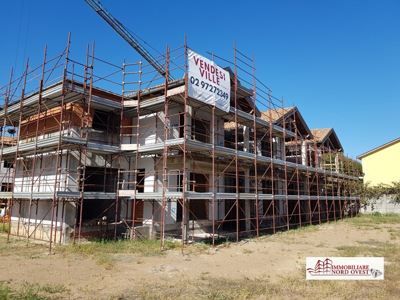 Villa in Vendita a Abbiategrasso, 330'000€, 211 m²