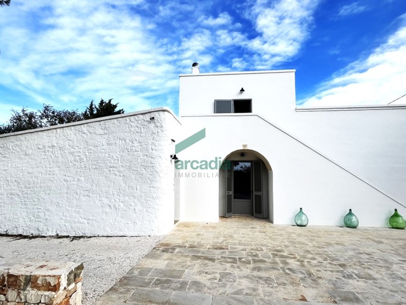 Casale in Vendita a Monopoli, zona Romanelli, 350 m²