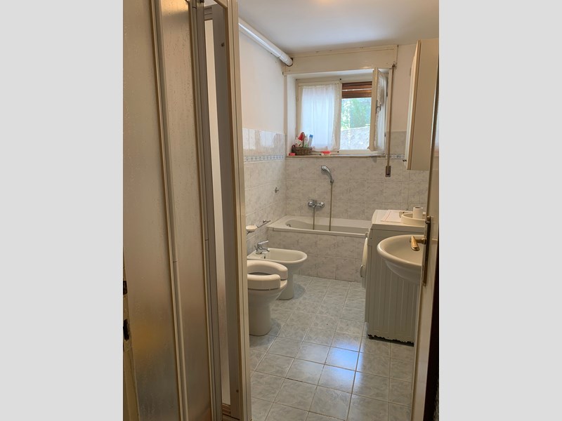 Quadrilocale in Vendita a Losine, zona centro, 62'000€, 140 m², arredato, con Box